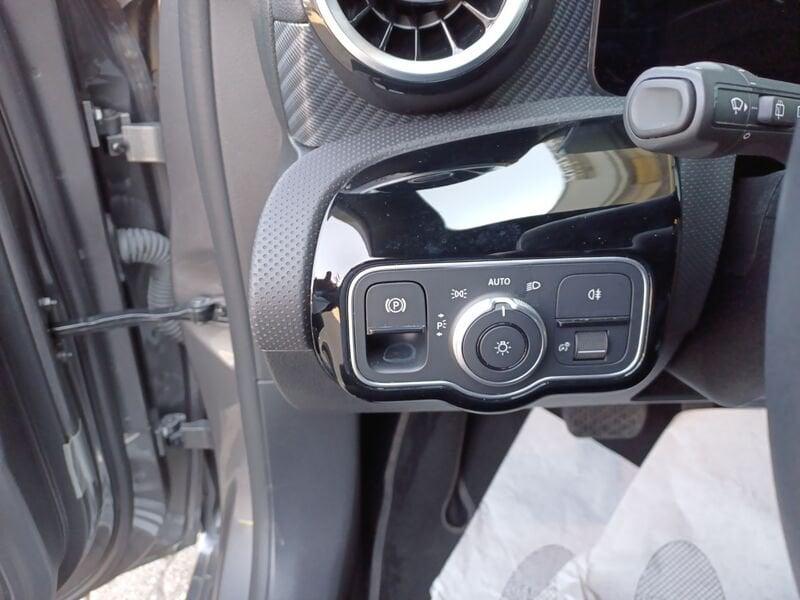 Mercedes-Benz Classe A A 180 d Automatic Progressive Advanced