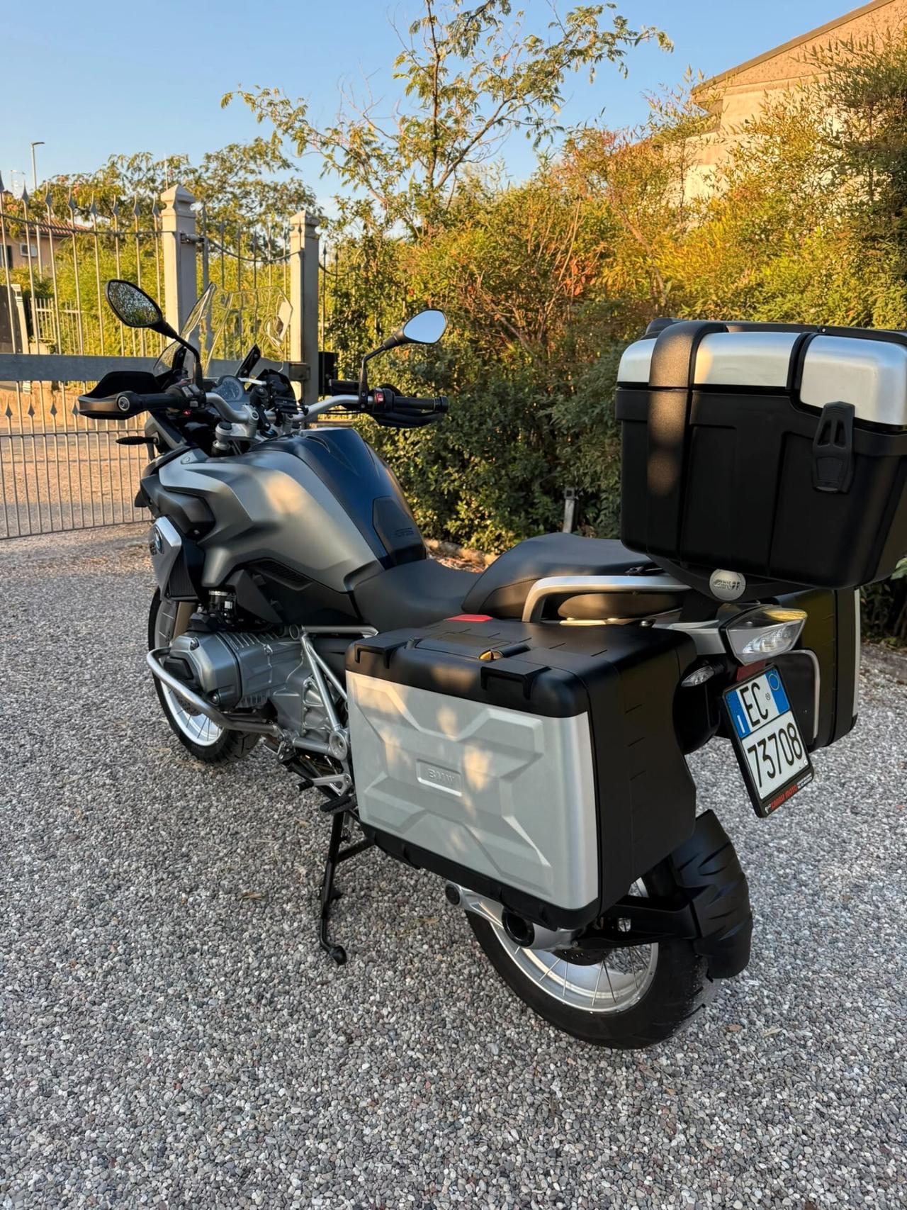 BMW R 1200 GS – 2015 – SOLO 6.982 KM – PARI AL NUOVO