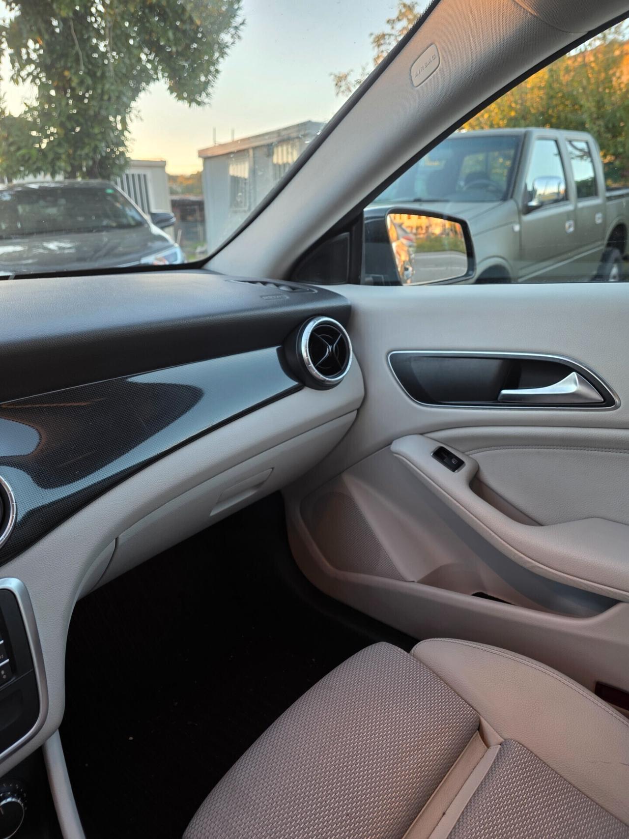 Mercedes-benz CLA 200 d Automatic Premium