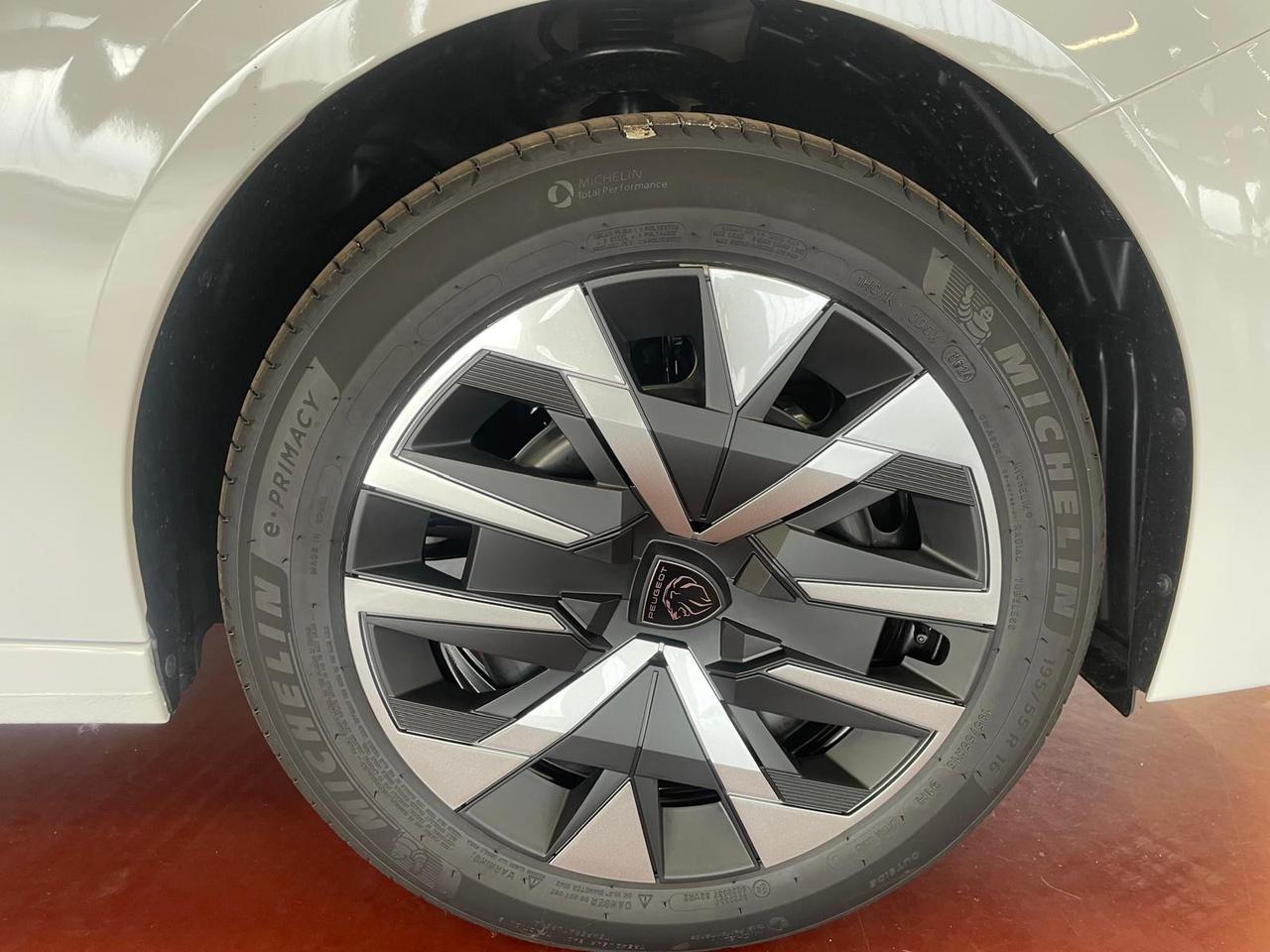PEUGEOT 208 5P - STYLE P.Tech 75 S&S