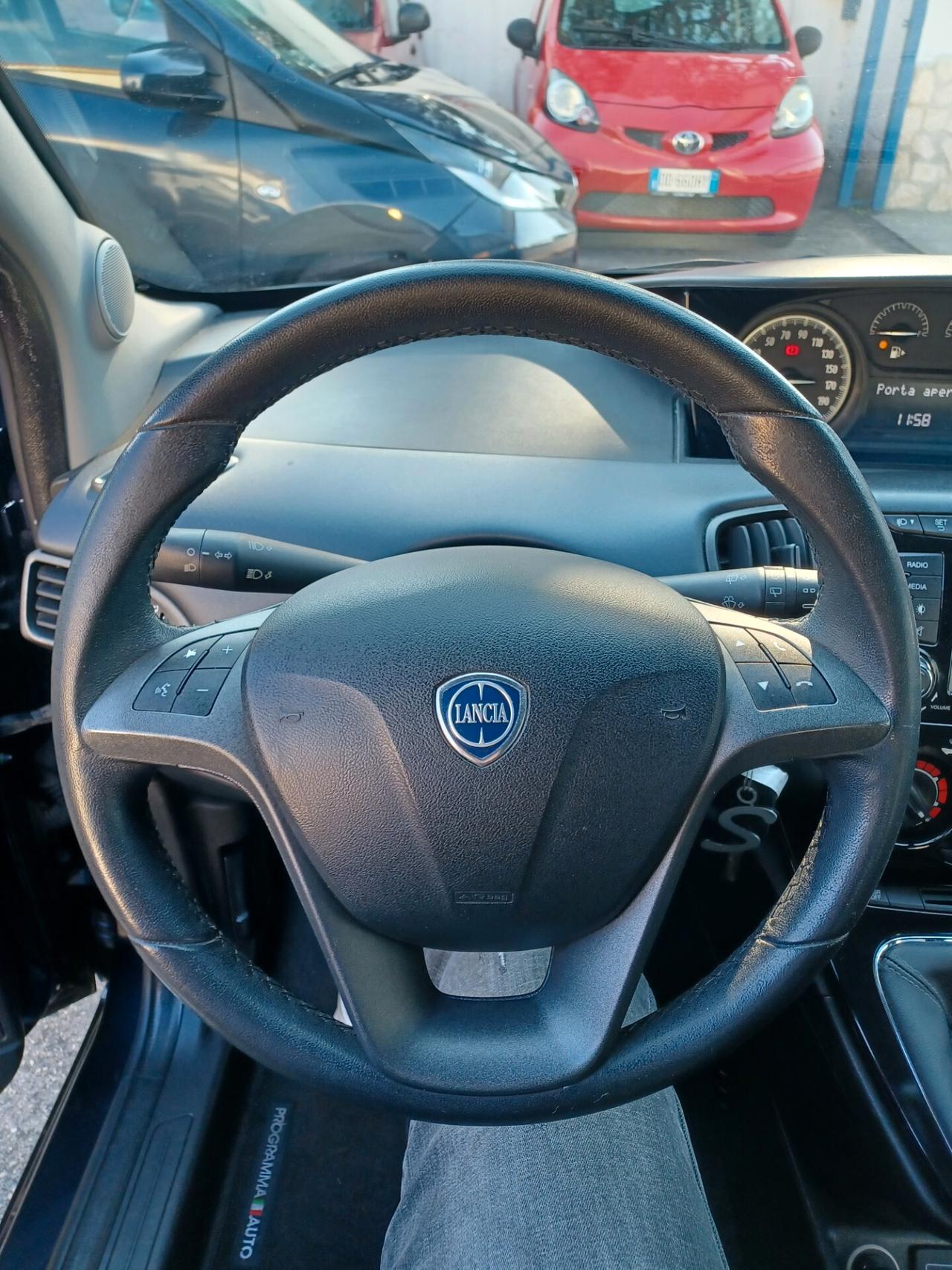 Lancia Ypsilon 1.2 5 porte Gold ANNO 2017 EURO 6