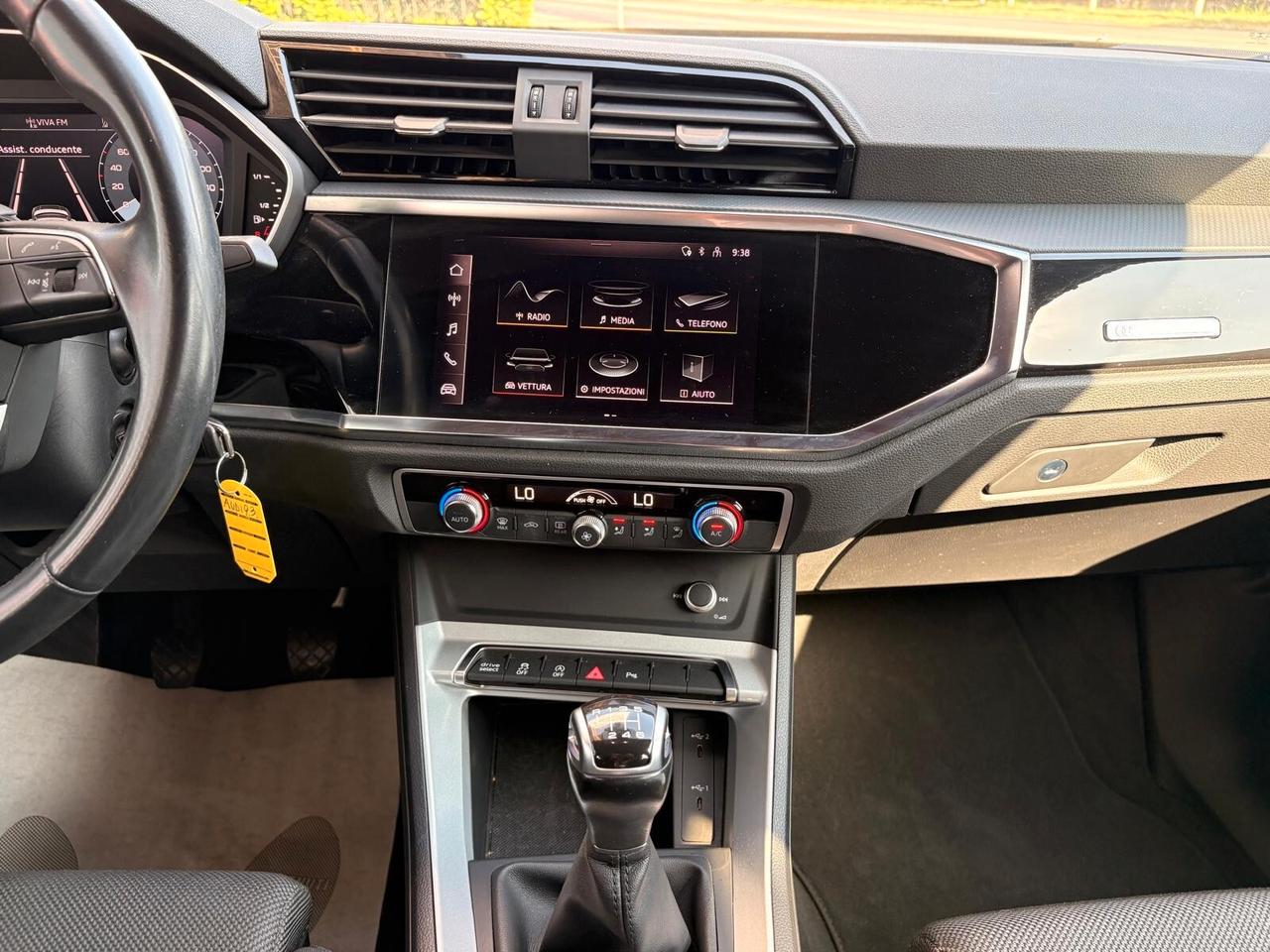 Audi Q3 35 TFSI Business Advanced Black Edition