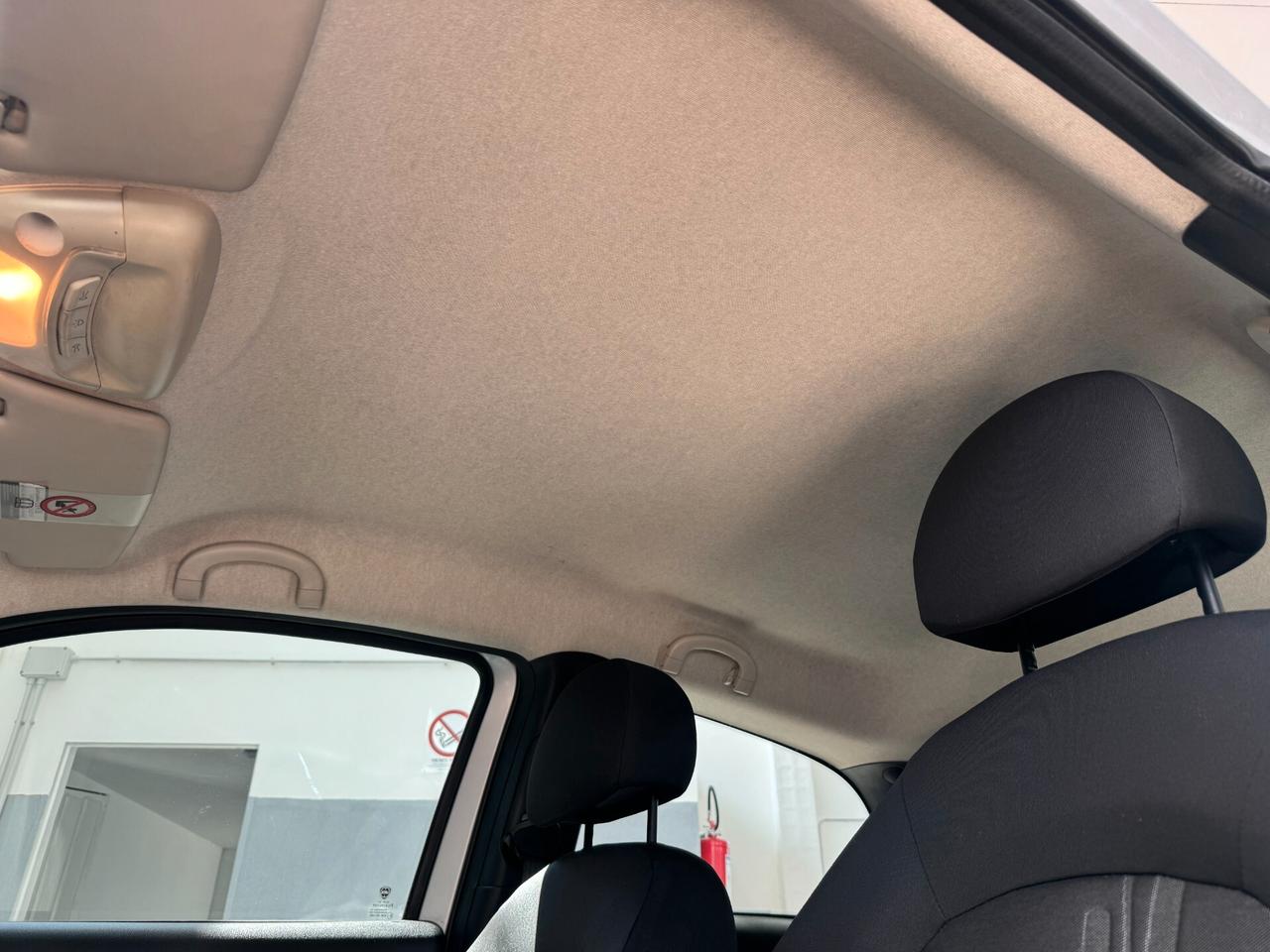 Lancia Ypsilon 1.2 69 CV Unyca