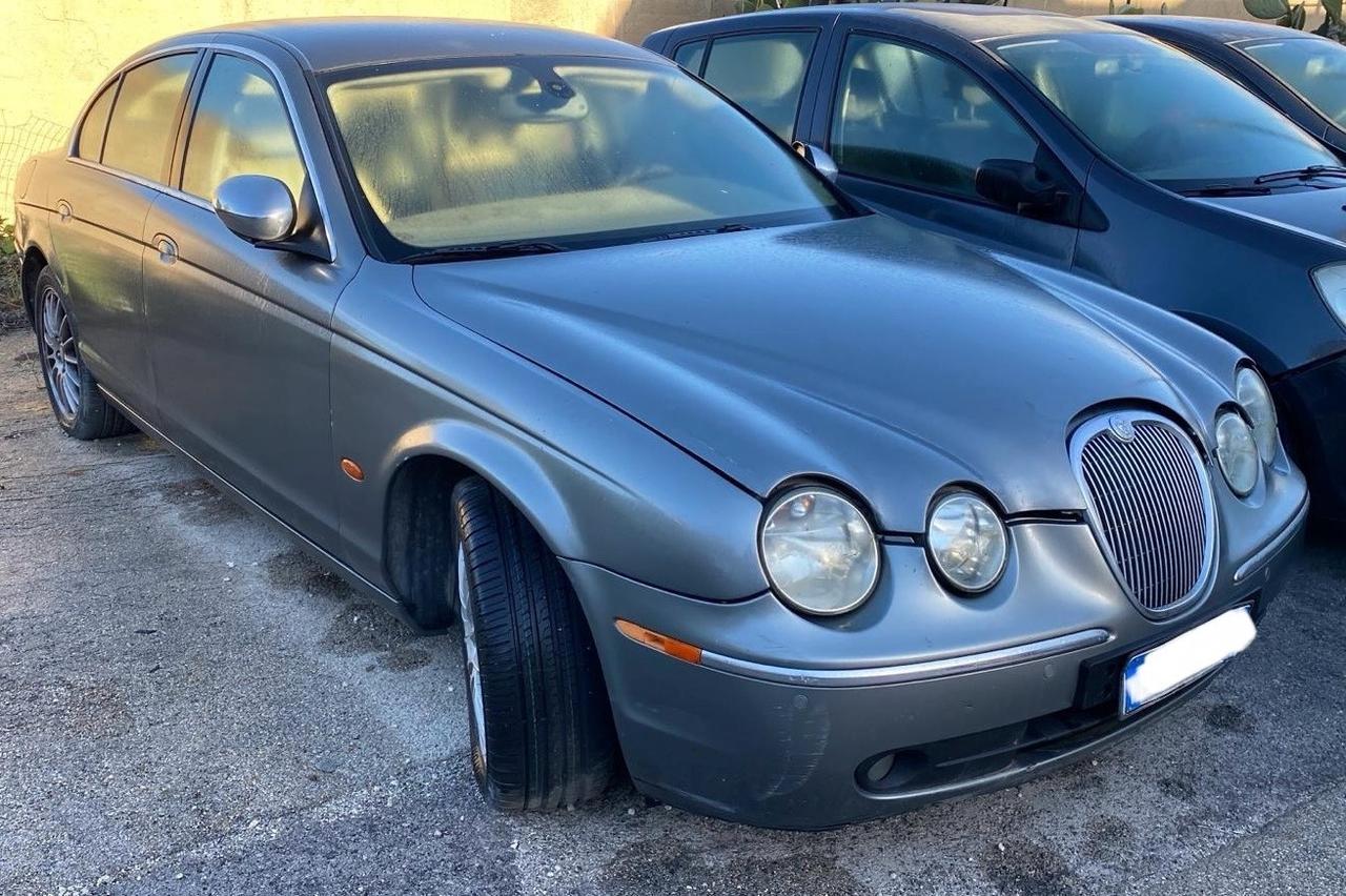 Jaguar S-Type 2.7 diesel V6 Executive