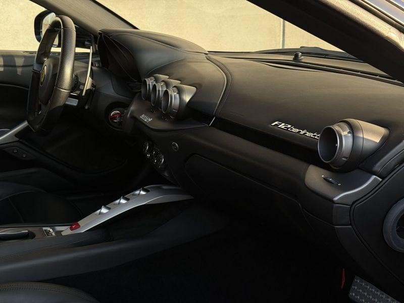 Ferrari F12 Berlinetta Berlinetta V12 DCT F1 - Adrenalinica