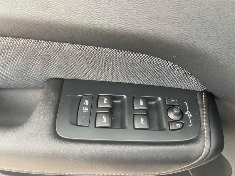 VOLVO XC60 2.0 t6 ReCha. Phev 6,4kW Plus Dark AwD AuTo