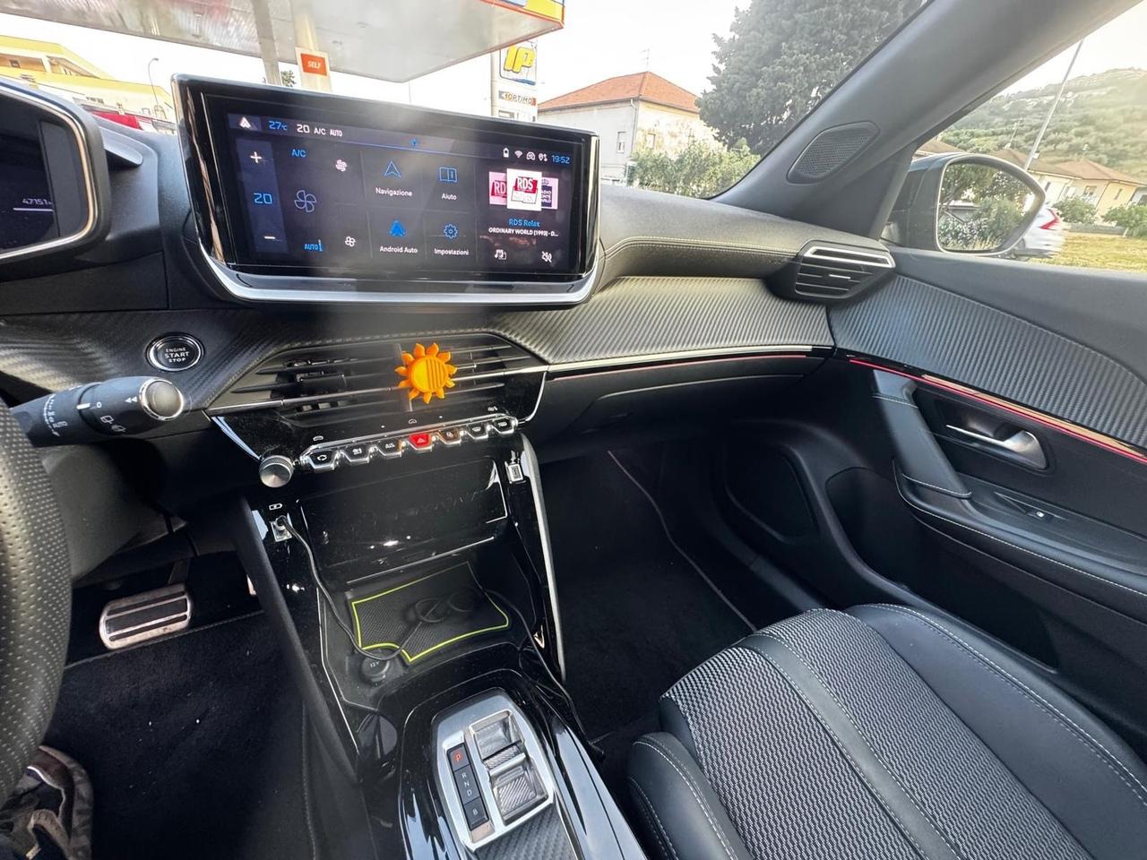 Peugeot 2008 motore elettrico 136 CV GT