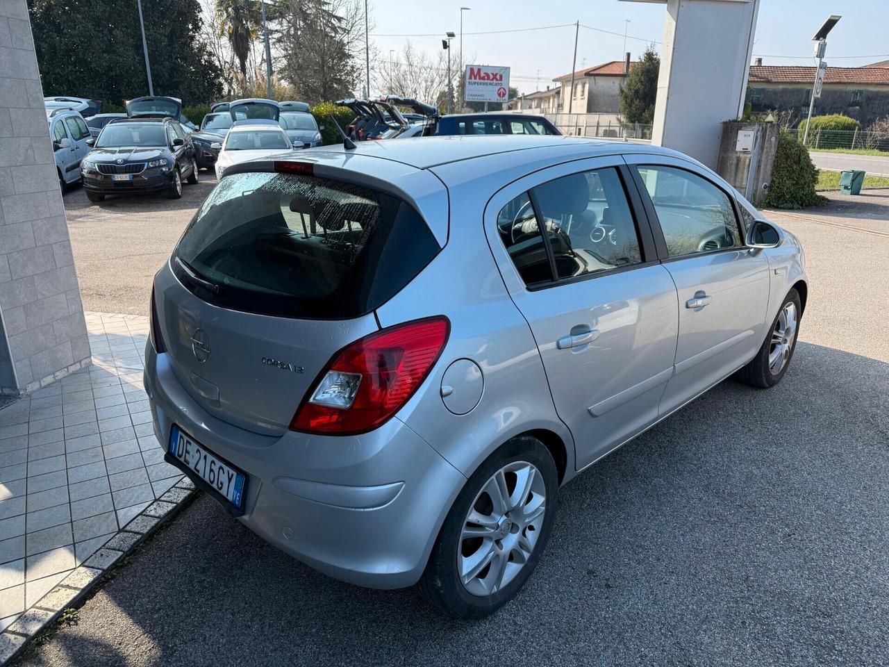 Opel Corsa 1.2 benzina Neopatentati