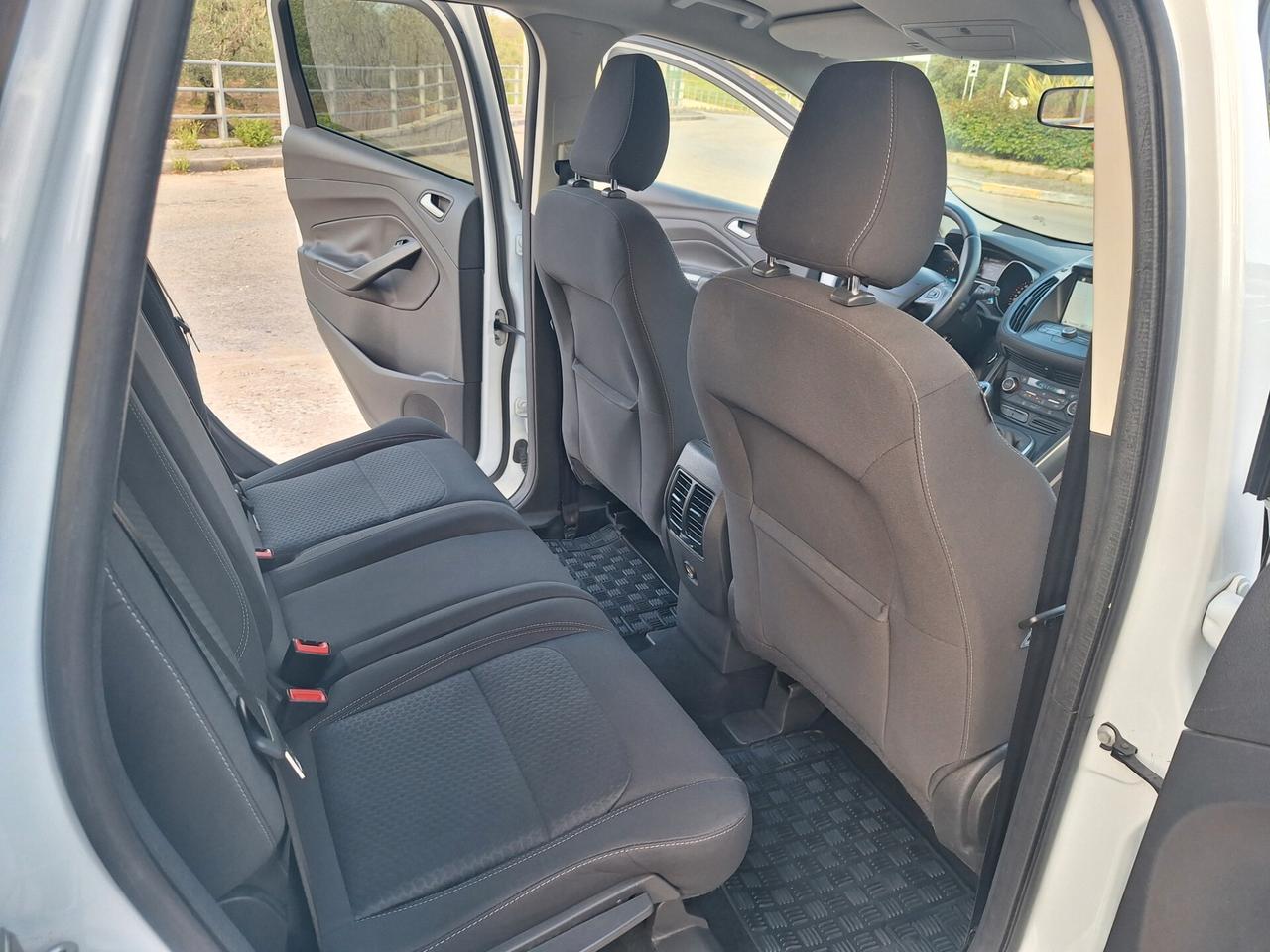 Ford Kuga 1.5 TDCI 120 CV Titanium PERFETTA