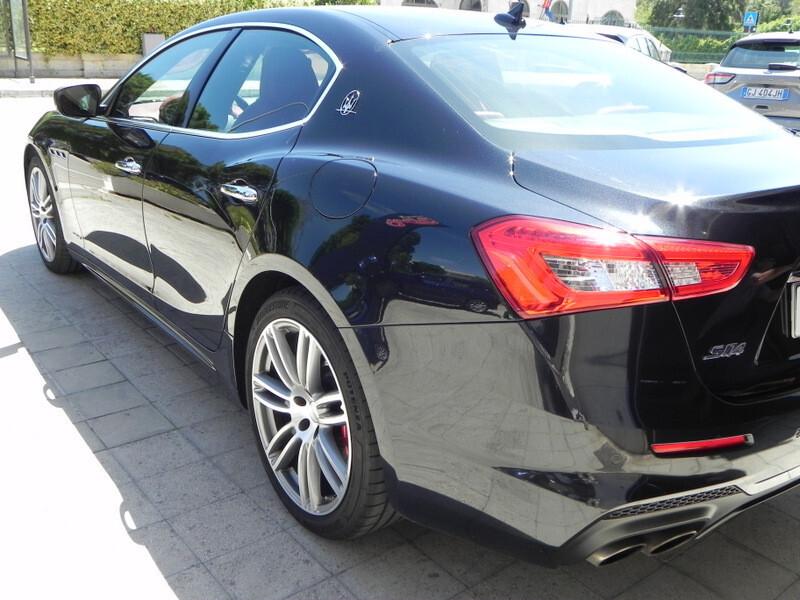 Maserati Ghibli V6 430 CV Q4 Gransport