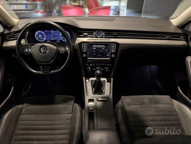 VOLKSWAGEN Passat 2.0 TDI 150CV HIGHLINE BERLINA