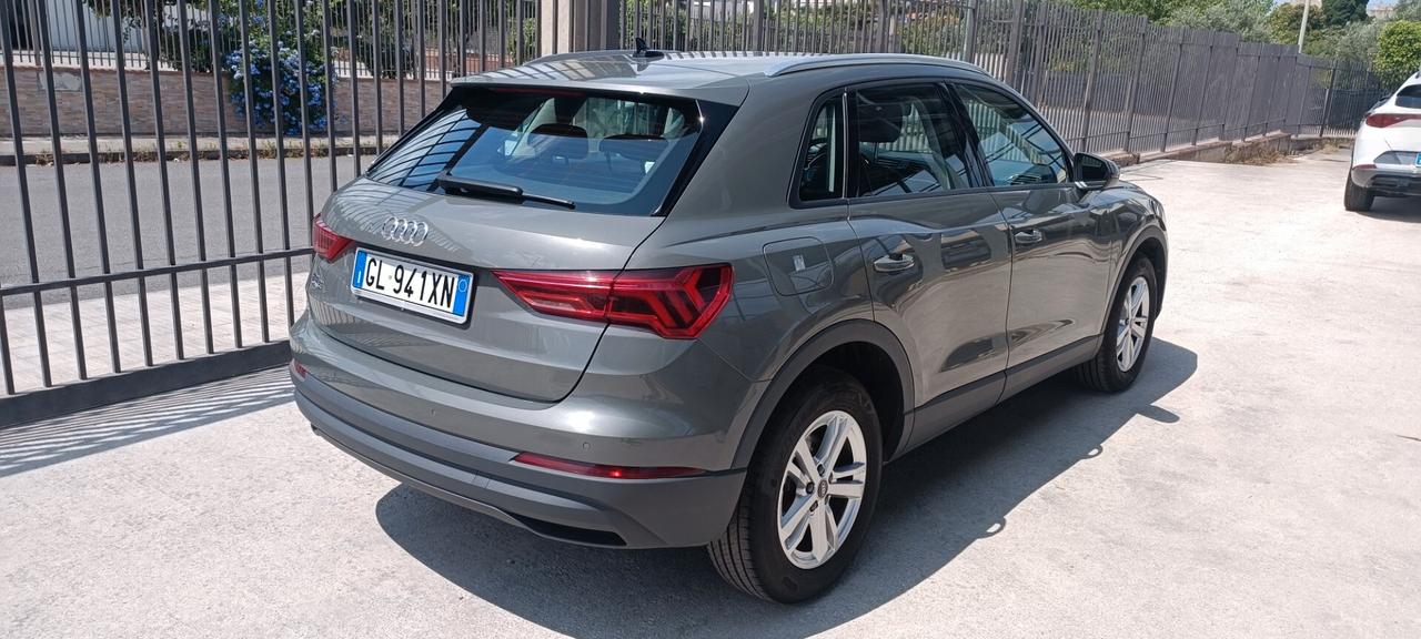 Audi Q3 35 TDI S tronic Business