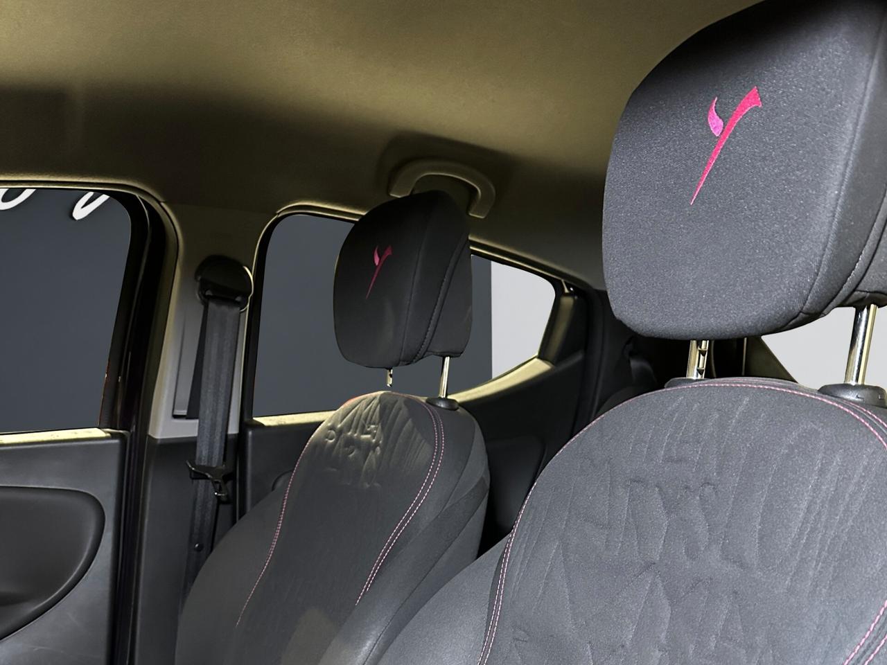 Lancia Ypsilon 0.9 TwinAir 85 CV 5 porte Metano Ecochic ELEFANTINO