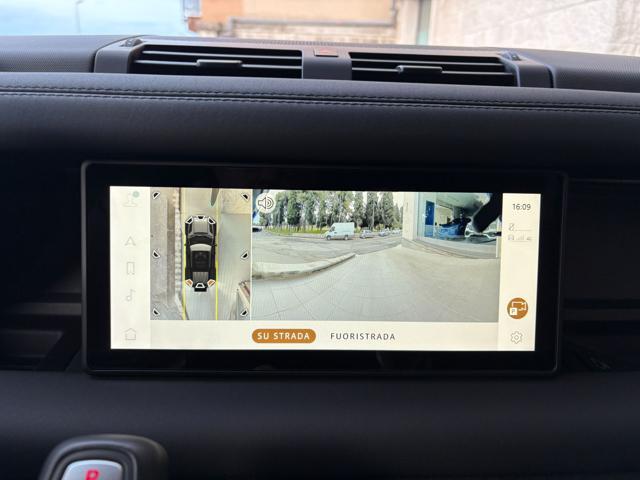 LAND ROVER Defender 110 3.0D I6 200 CV AWD Auto X-Dynamic SE AUTOCARRO