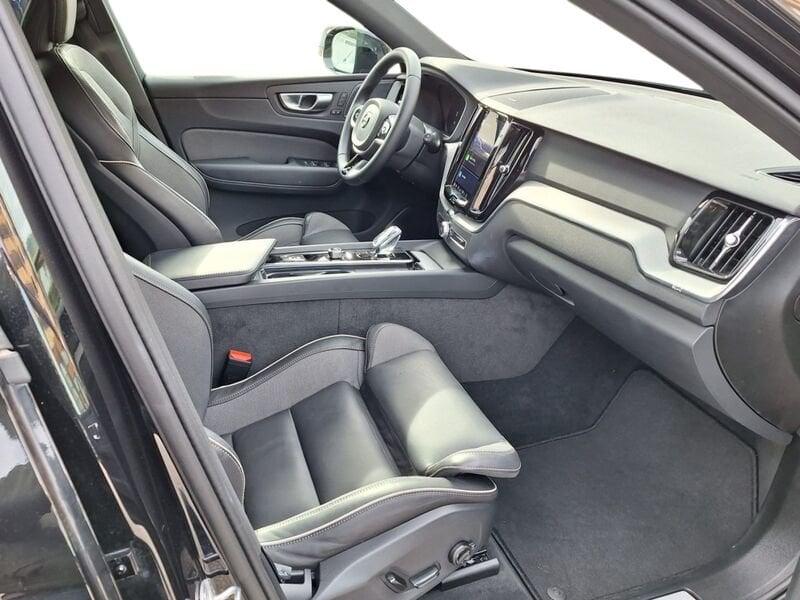 Volvo XC60 B5 250+14 CV AWD Automatica Mild Hybrid Plus Dark