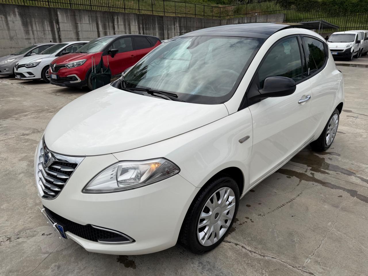 Lancia Ypsilon 0.9 TwinAir 5porte 85CV /TETTO APR.