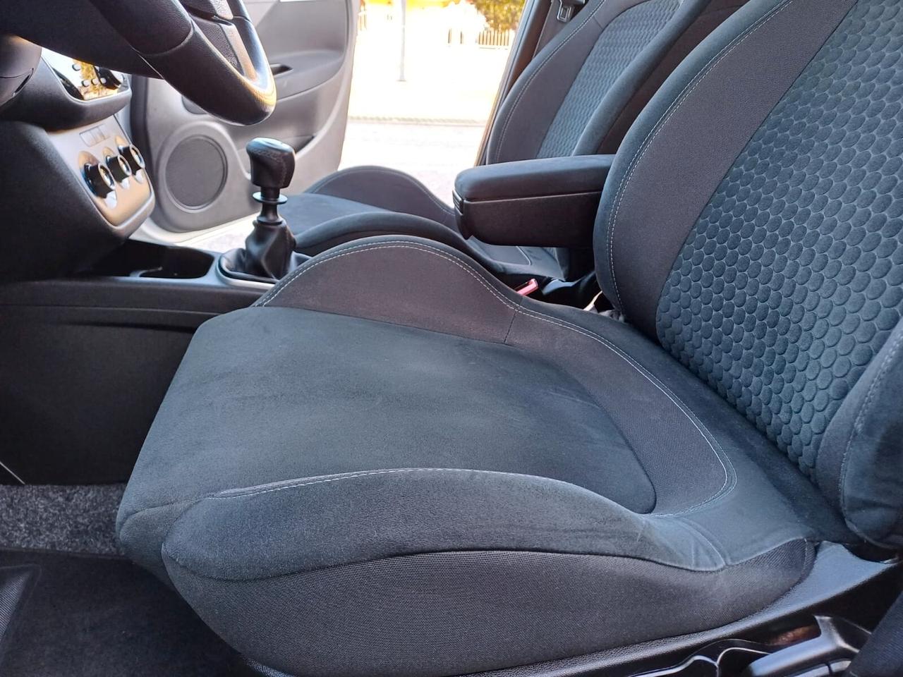 Fiat Punto 1.2 5 porte Lounge GPL