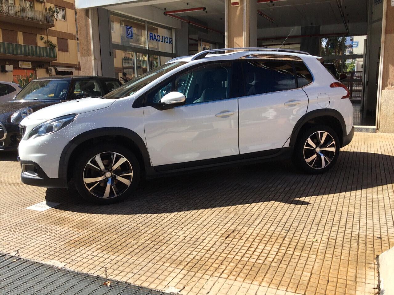 Peugeot 2008 BlueHDi 100 S&S Allure