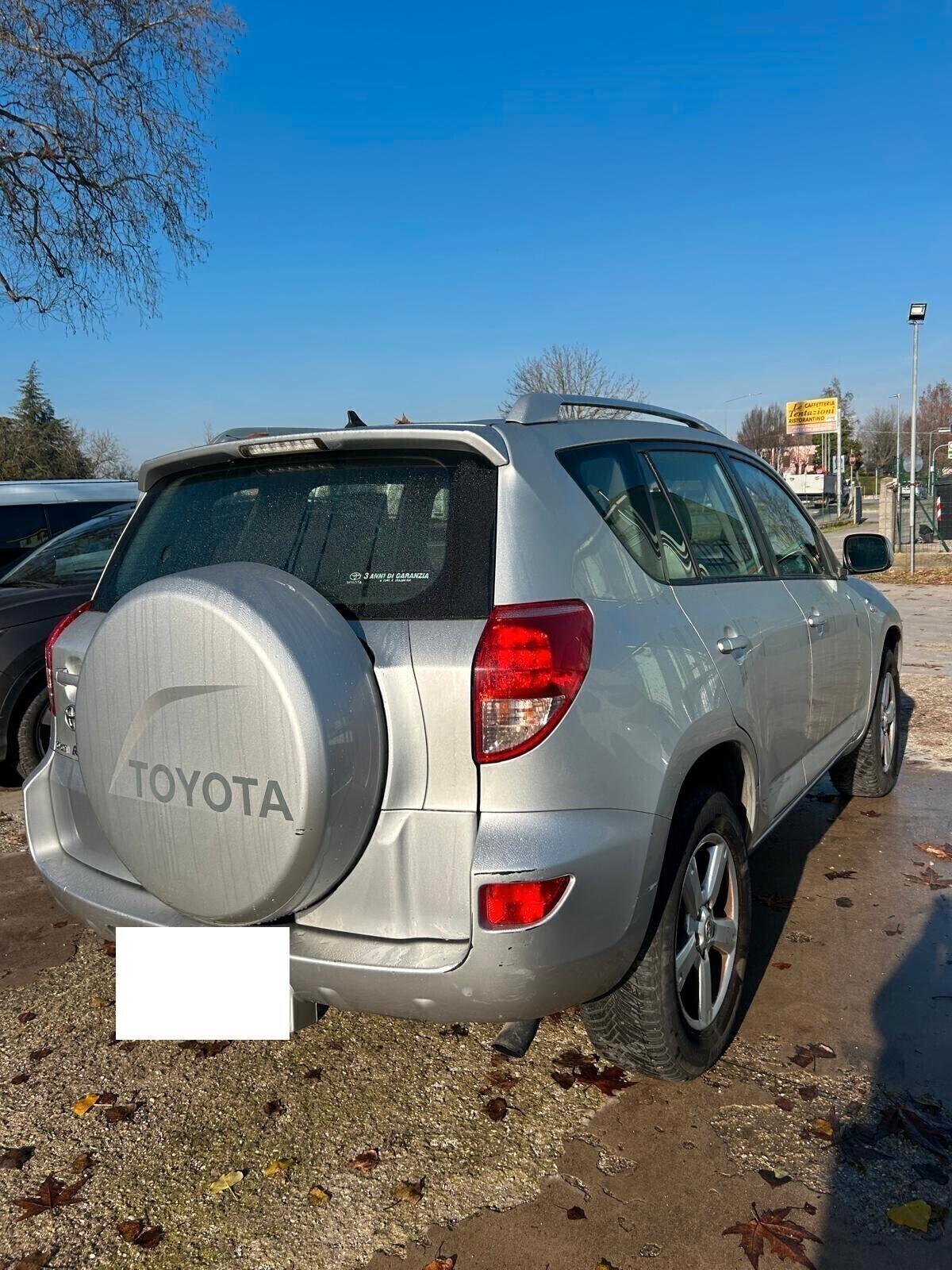 Toyota RAV 4 RAV4 2.2 D-4D 136 CV DPF Luxury OK NEO PATENTATI