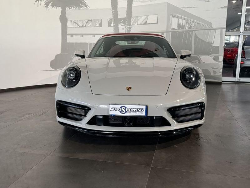 Porsche 911 Carrera 4 GTS Cabriolet