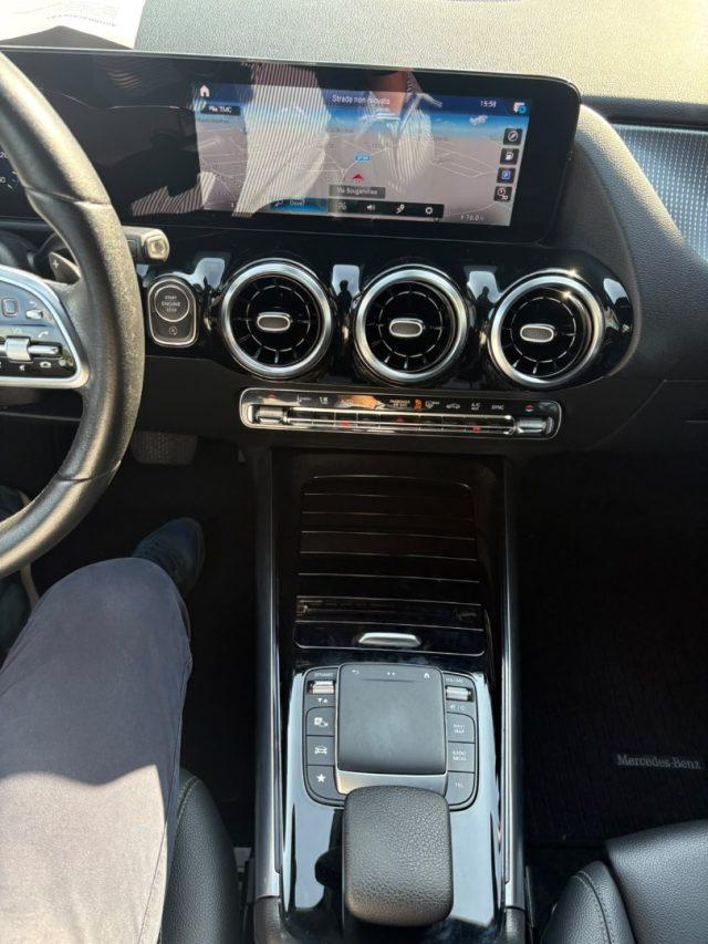 MERCEDES-BENZ GLA 220 d Automatic Sport