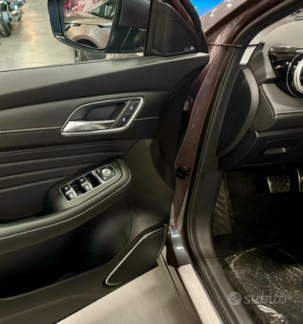 MG HS 1.5T-GDI AT Luxury