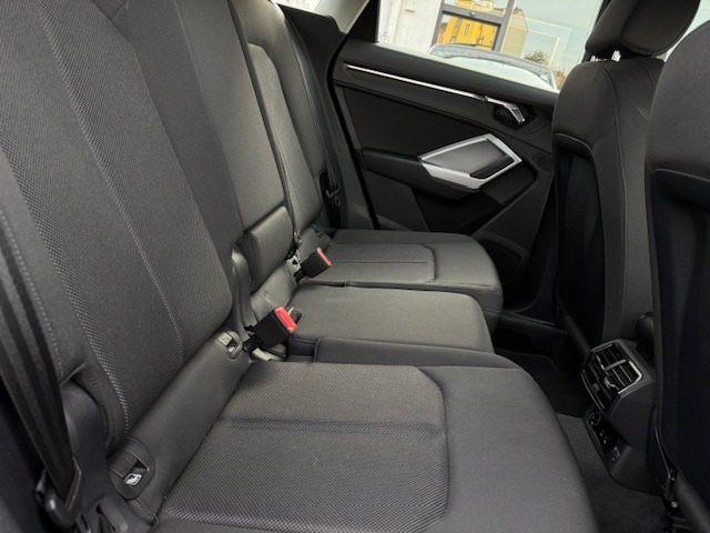 AUDI Q3 35 TDI S tronic Business