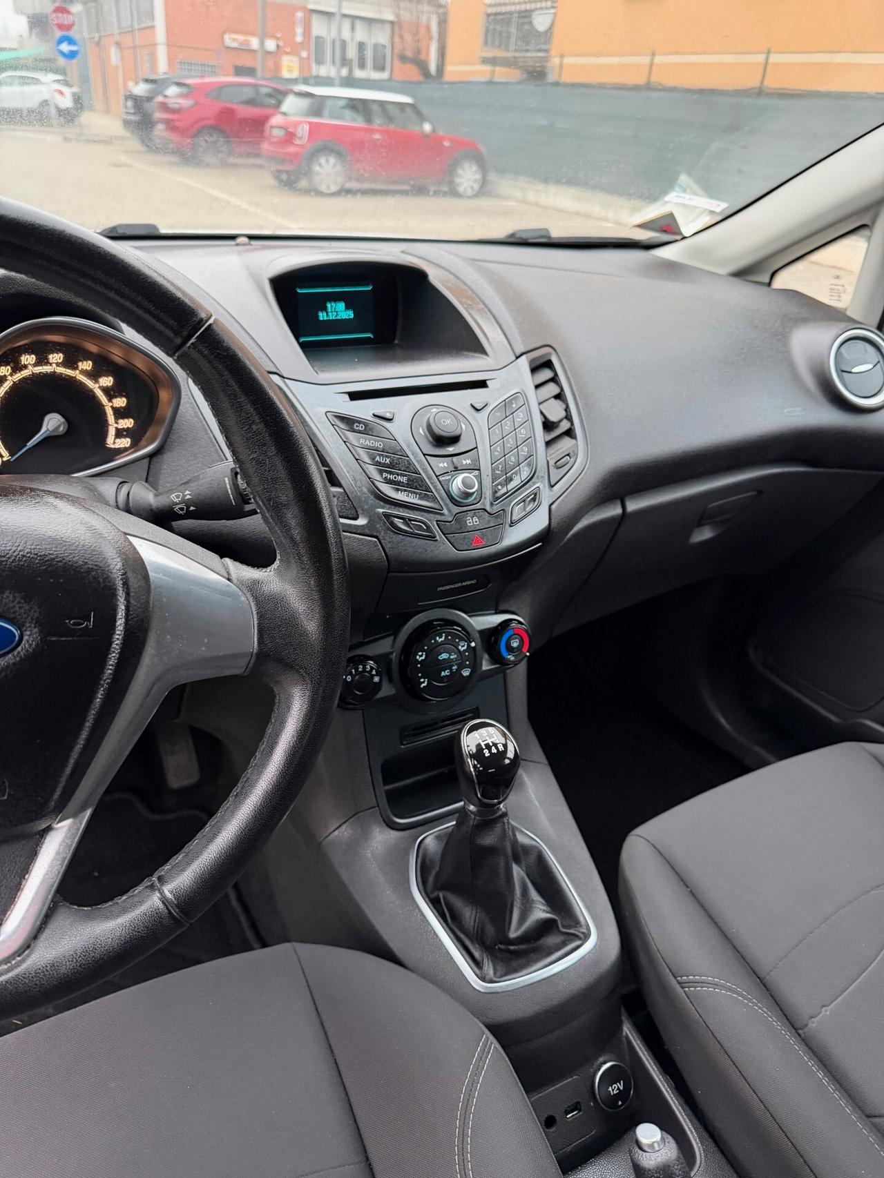 Ford Fiesta 1.5 tdci - NEOPATENTATI - 12 MESI DI GARANZIA -