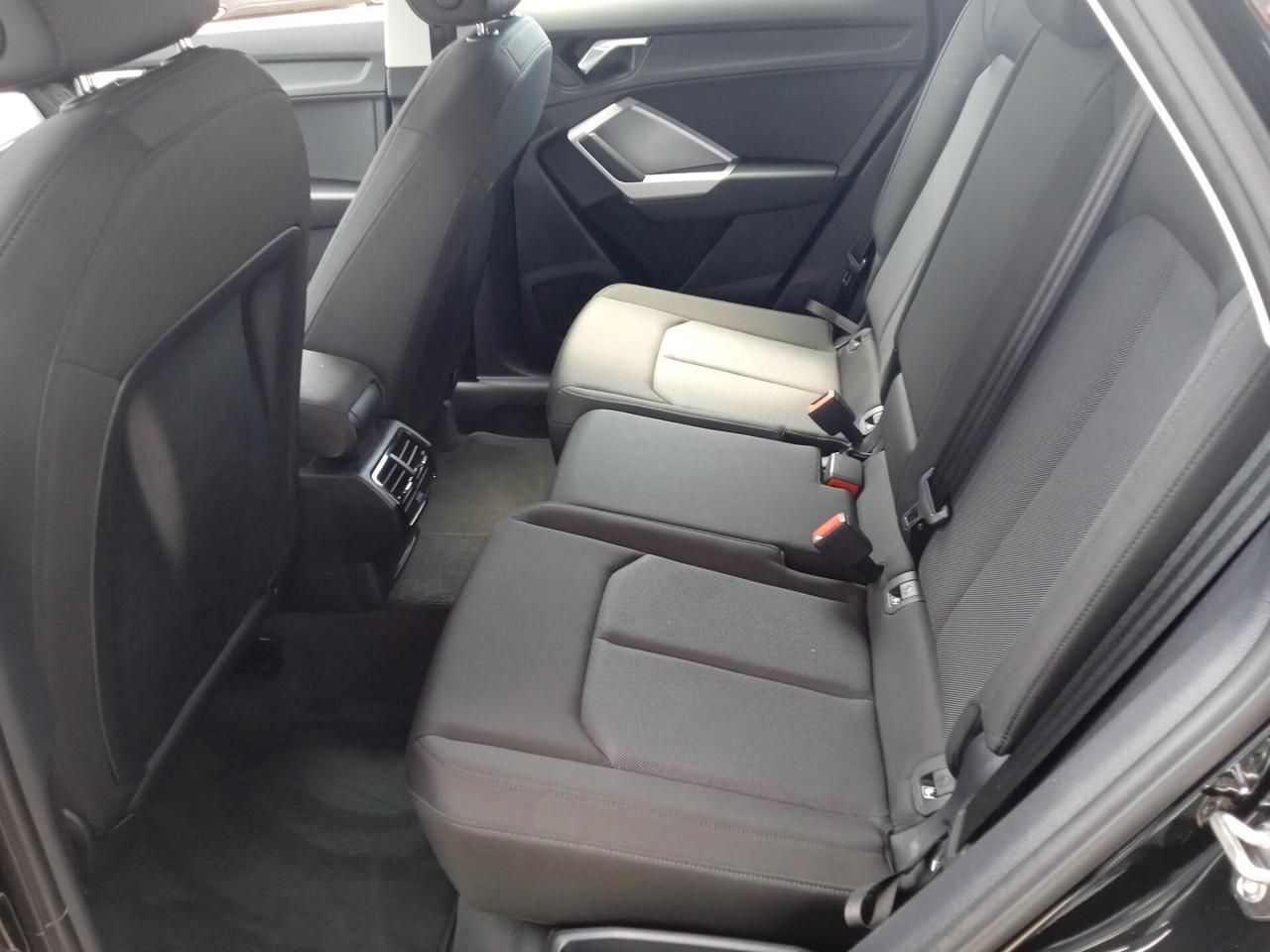 Audi Q3 45 SPB APPLE CAR PLAY SENS PARK DOPPI RETROCAMERA NAVY CRUISE CONTROL PRONTA CONSEGNA