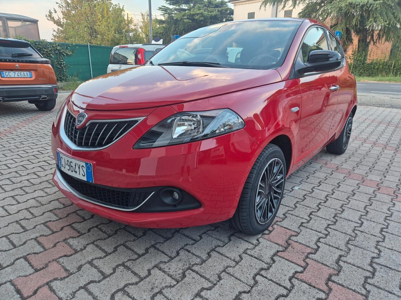 Lancia Ypsilon 1.0 FireFly 5 porte S&S Hybrid Gold