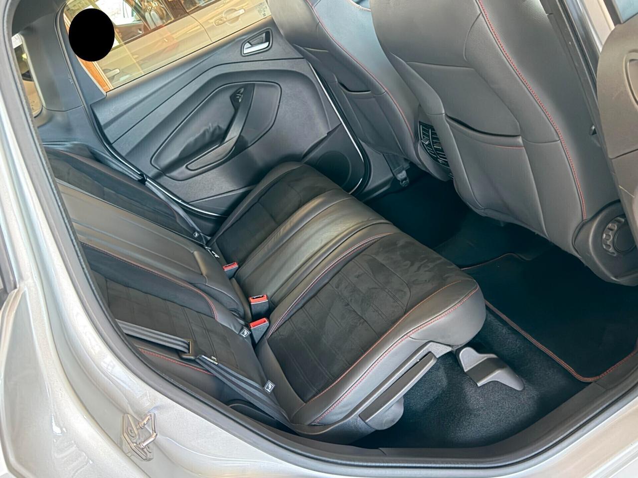 Ford Kuga 2WD 2.0 TDCI 120 cv. ST LINE