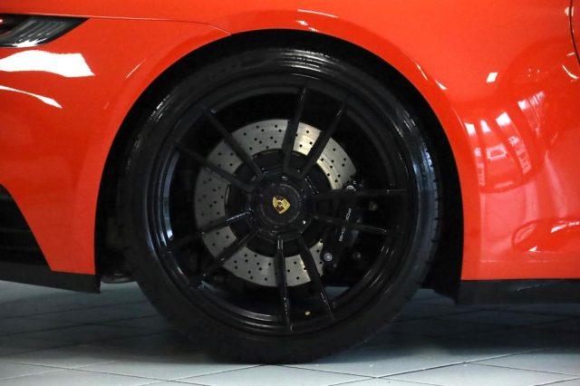 PORSCHE 911 992 Carrera 4 GTS Orange Lava