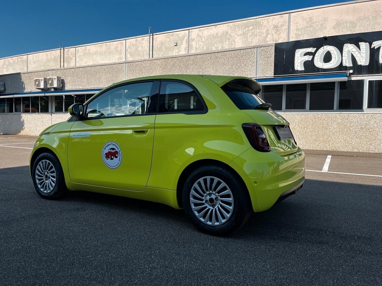 Fiat 500e Berlina 42 kWh La Prima