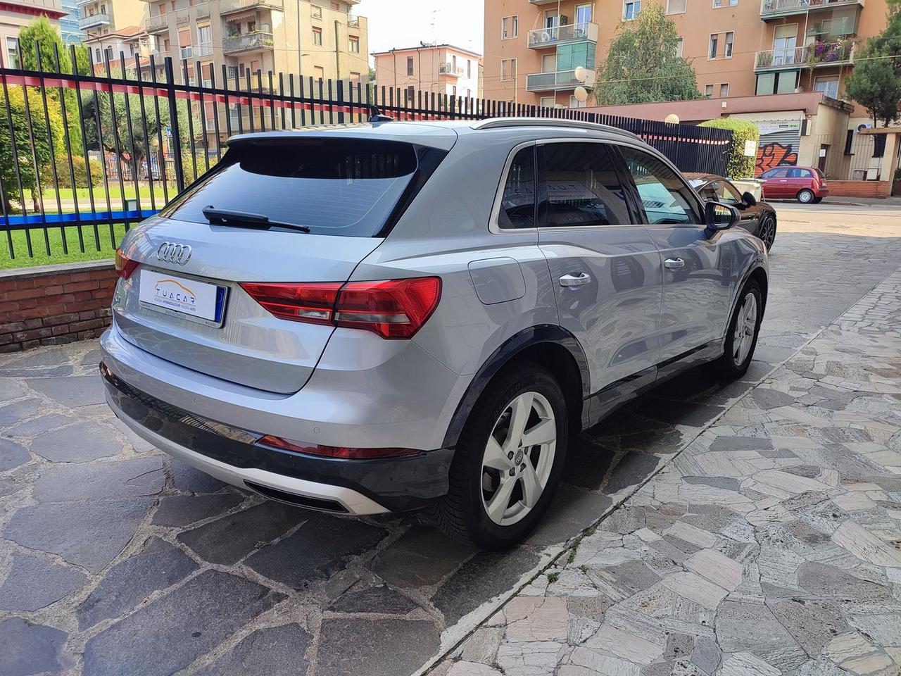 Audi Q3 2.0 35 TDI Business Advanced #11911