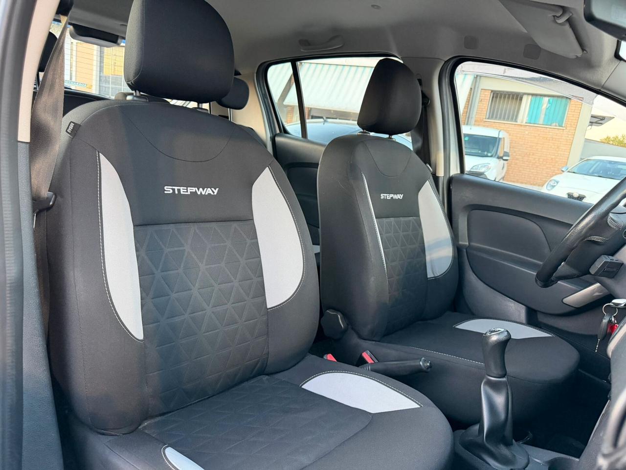 Dacia Sandero 0.9 TCe 90CV Lauréate Solo 64000 KM