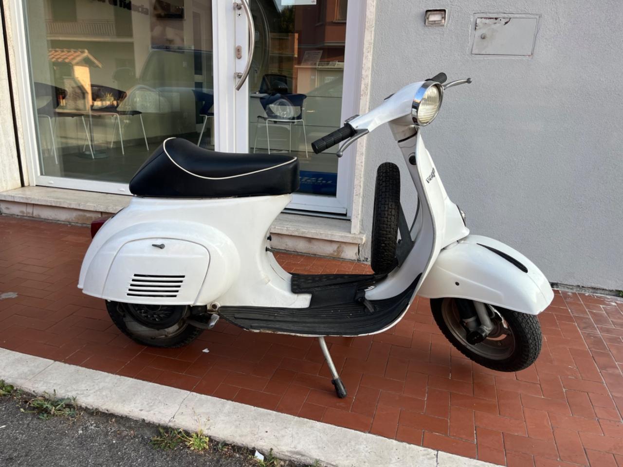 Piaggio Vespa 50 3 marce faro tondo