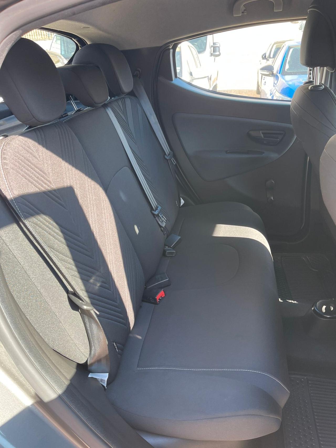Lancia Ypsilon 1.0 FireFly 5 porte S&S Hybrid Gold Plus