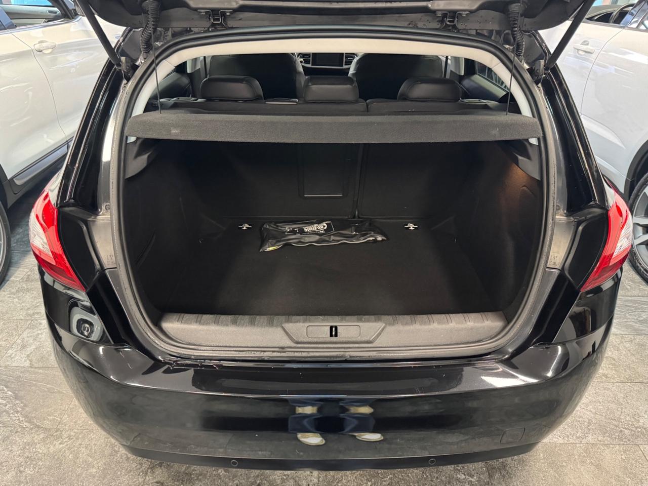 Peugeot 308 1.6 HDI 120 CV S&S Allure