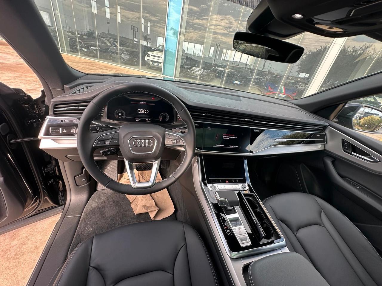 Audi Q8 SUV 45 TDI quattro tiptronic S line edition possibilità noleggio no scoring