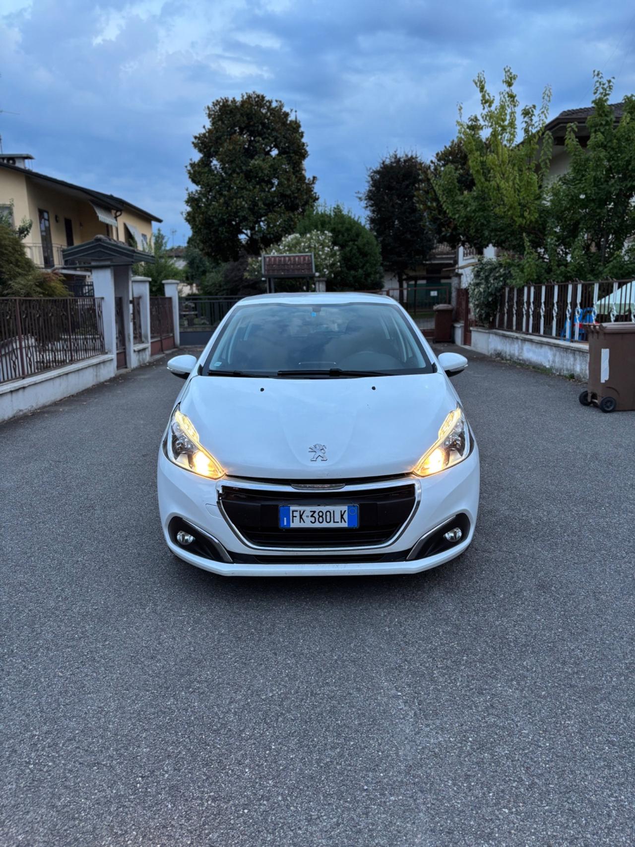 Peugeot 208 PureTech 82 5p. GPL Allure