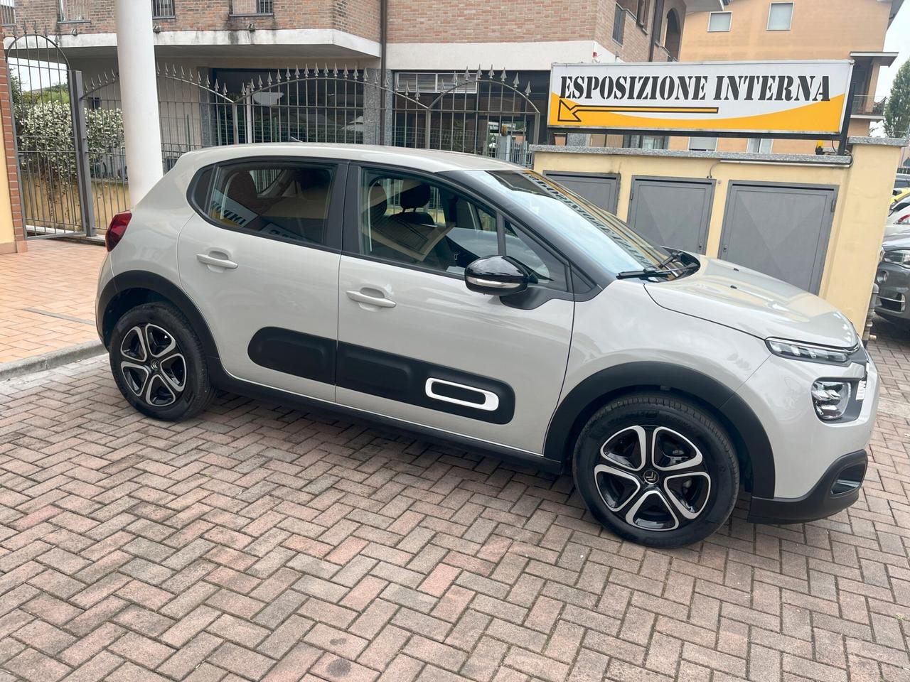 Citroen C3 PureTech 83 S&S Plus - Neopatentati - Navigatore Satellitare - Fari Led - Climatizzatore Automatico