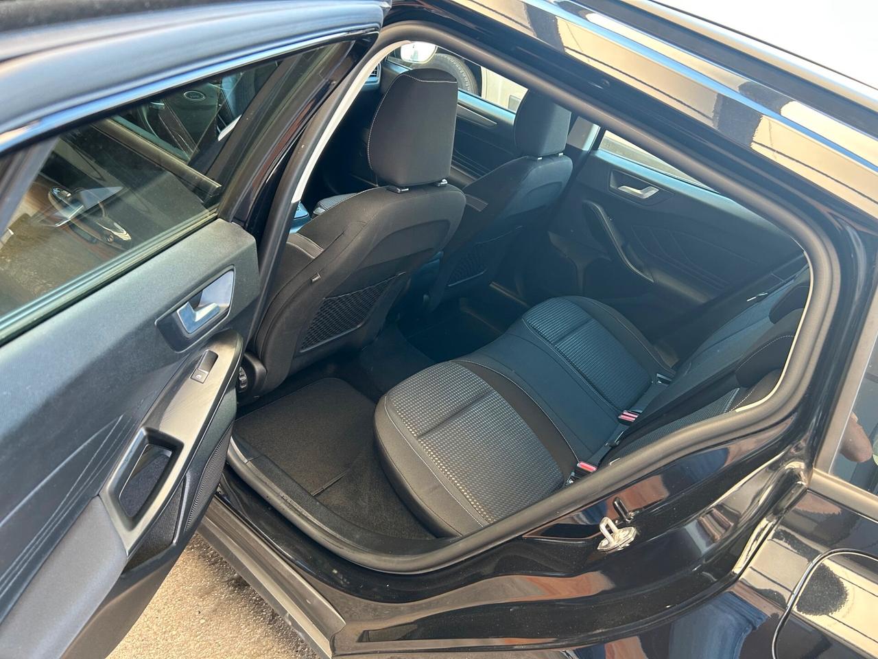Ford Focus 1.5 EcoBlue 120 CV SW Business GANCIO TRAINO
