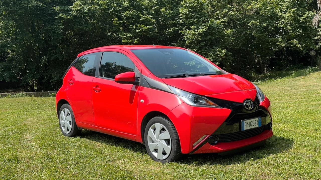 Toyota Aygo 1.0 VVT-i 69 CV 5P 2018 Neopatent GPL Leggi testo