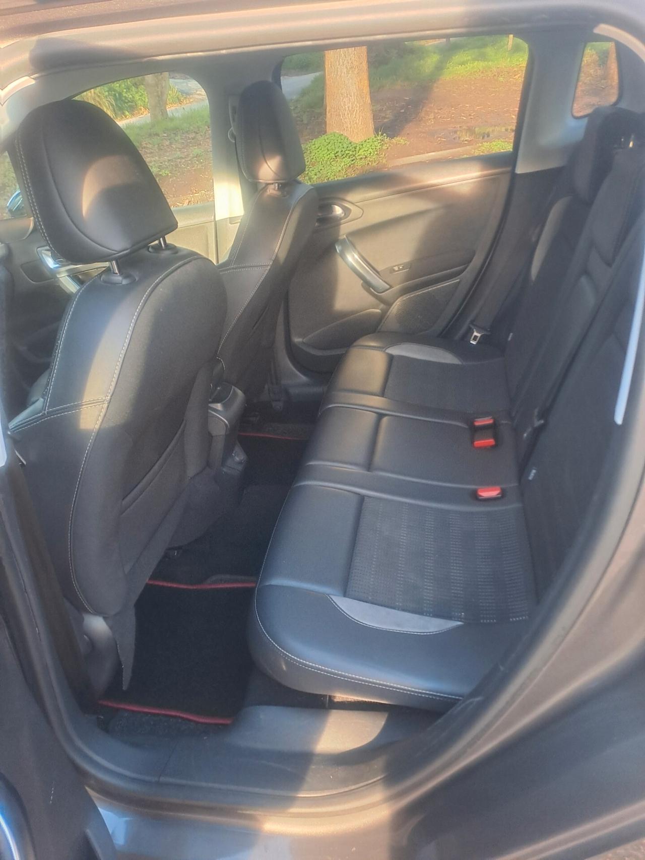 Peugeot 2008 BlueHDi 120 S&S Black Matt