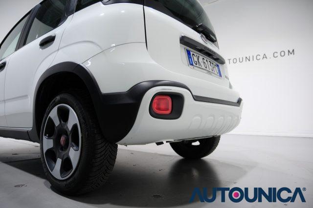 FIAT Panda 1.0 FIREFLY S&S HYBRID CITY CROSS NEOPATENTATI