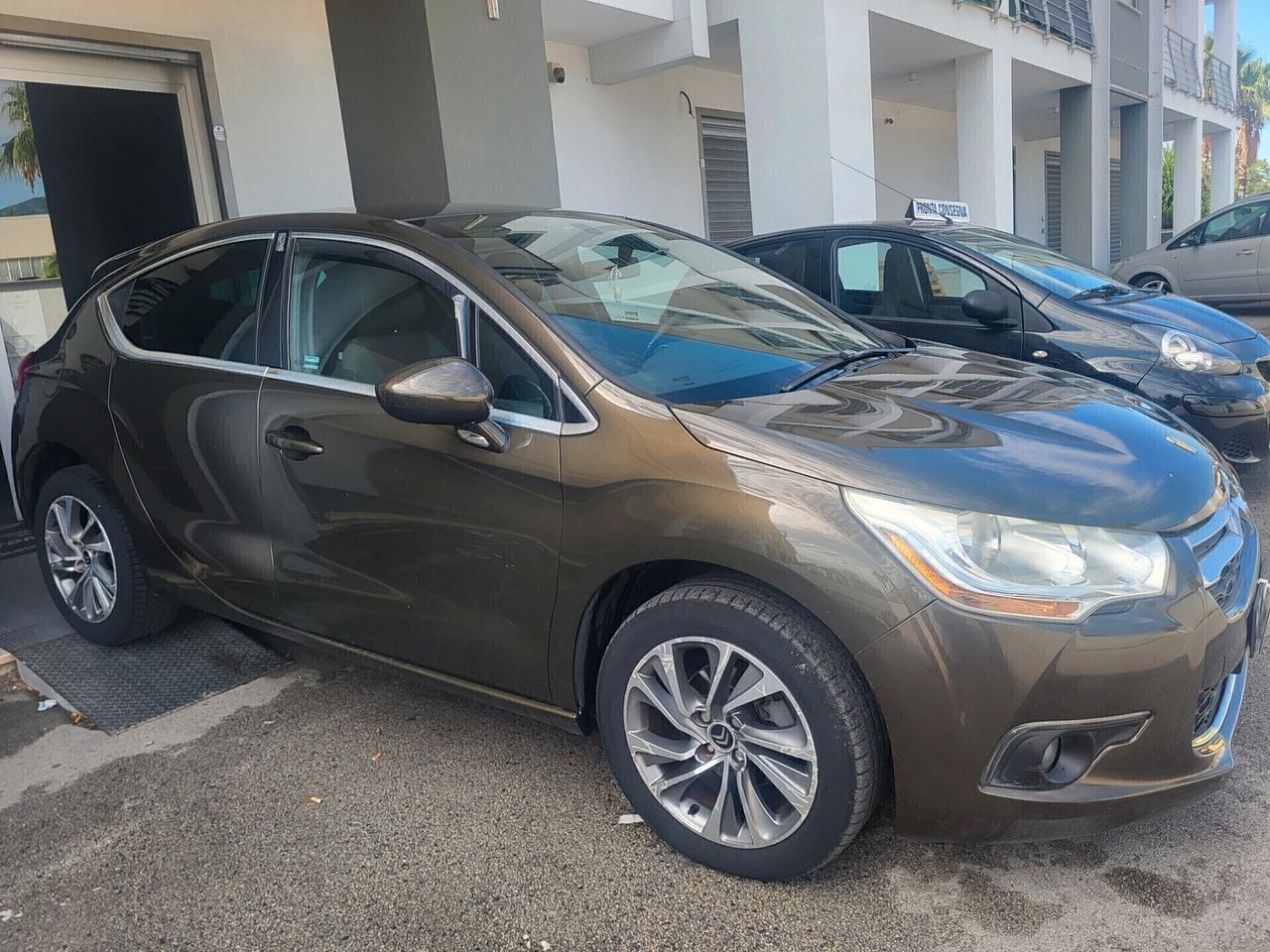 Ds DS4 4 1.6 e-HDi 110 airdream 05/2012 km 238000