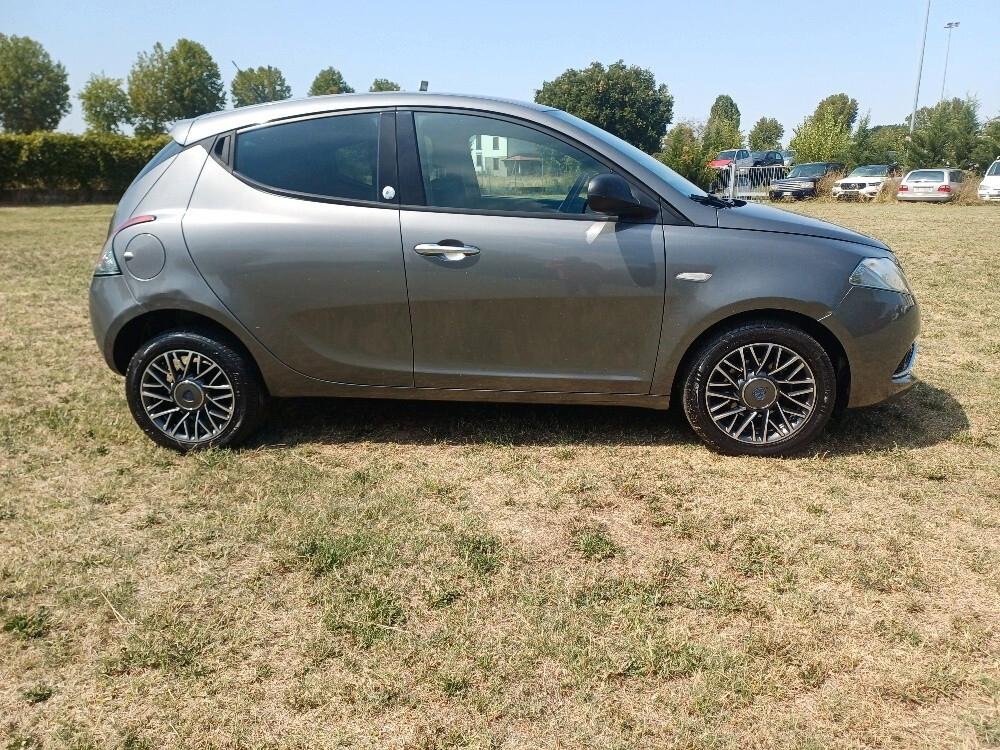 Lancia Ypsilon 1.2 69 CV 5 porte GPL Ecochic Gold