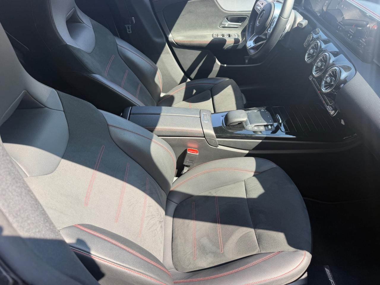 Mercedes-benz CLA 200 Automatic Premium AMG