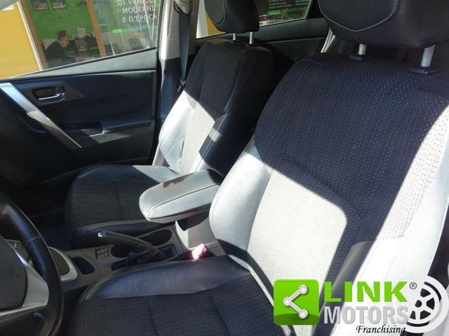 TOYOTA Auris Touring Sports 1.8 HYBRID/BENZINA 136 CV LOUNGE