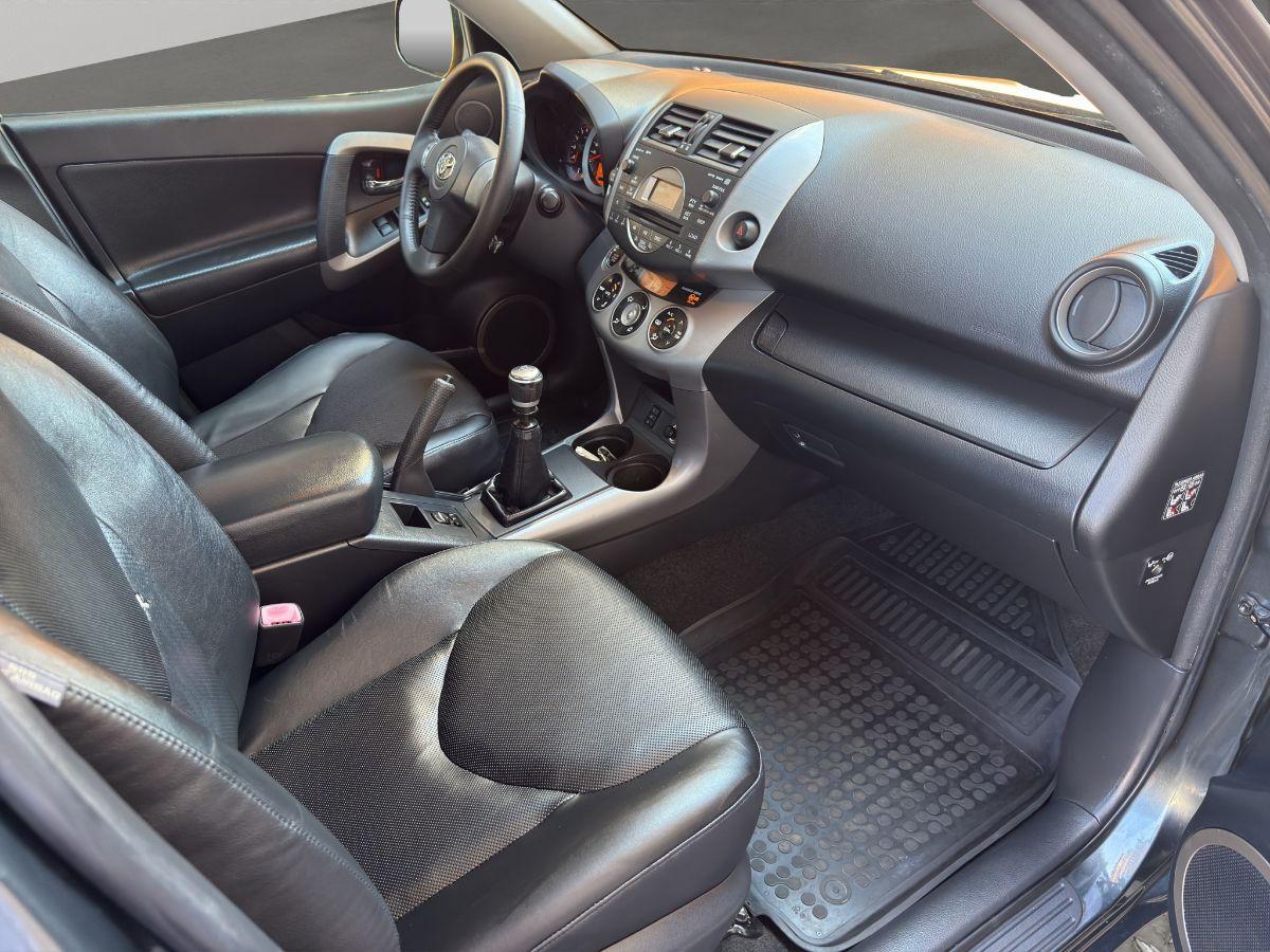 TOYOTA - RAV4 - 2.2 D-Cat 177CV Luxury pelle